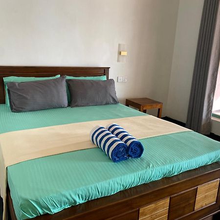 Sapphire Blue Hotel Hikkaduwa Ngoại thất bức ảnh