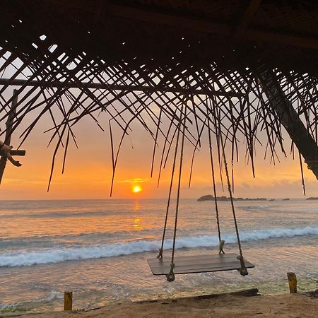 Sapphire Blue Hotel Hikkaduwa Ngoại thất bức ảnh