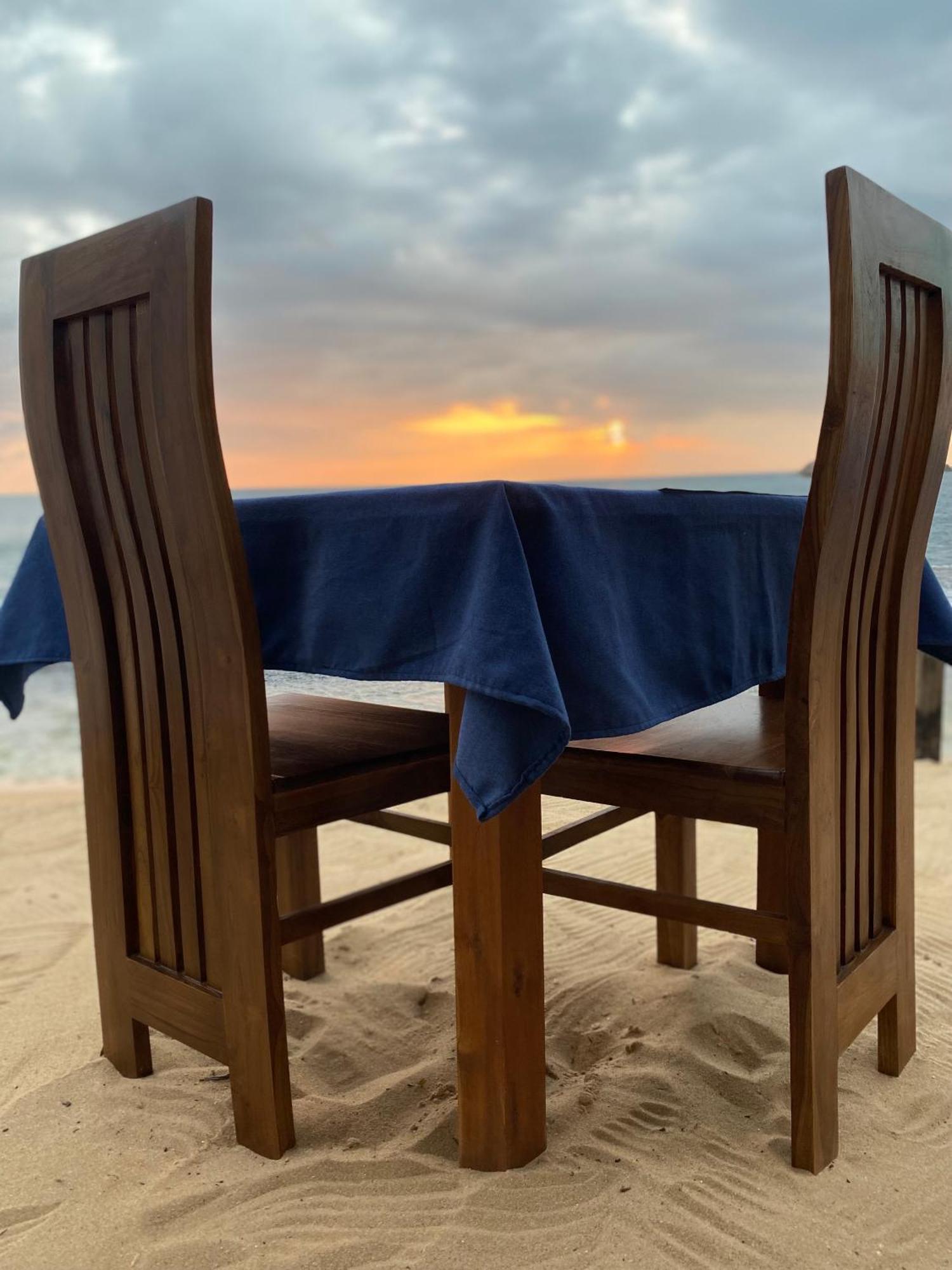 Sapphire Blue Hotel Hikkaduwa Ngoại thất bức ảnh