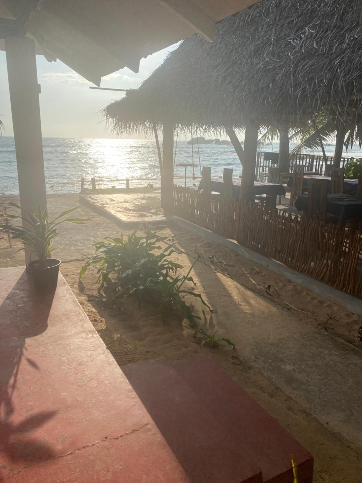 Sapphire Blue Hotel Hikkaduwa Ngoại thất bức ảnh