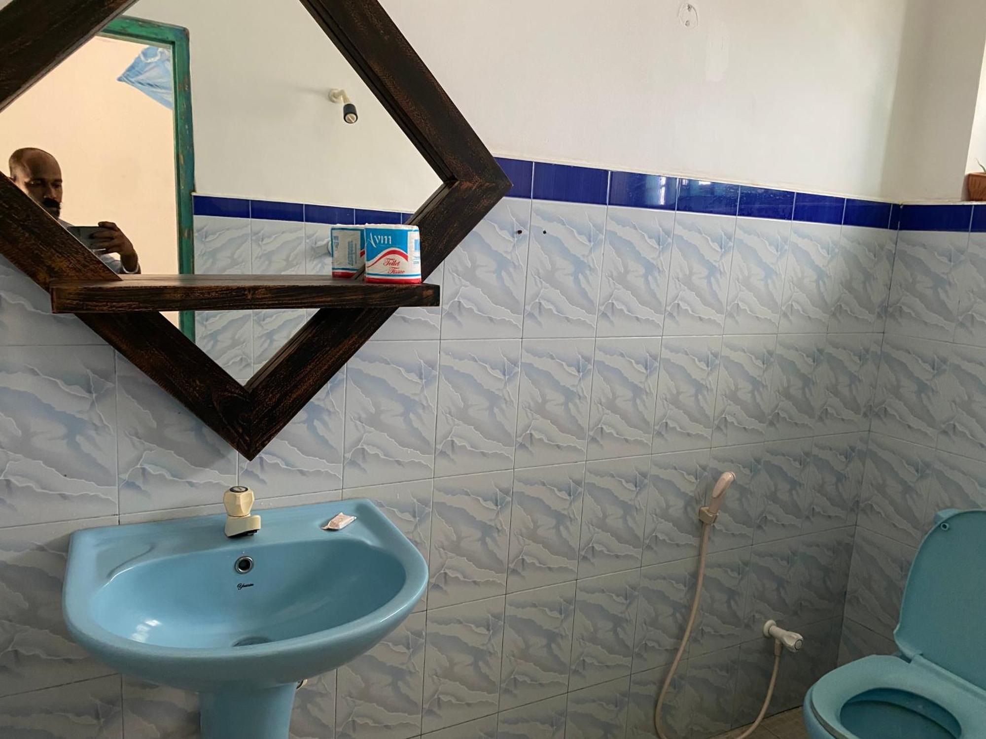 Sapphire Blue Hotel Hikkaduwa Ngoại thất bức ảnh